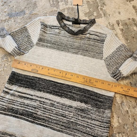 NWT Halogen Faux Cashmere Grey Stripe Puff Sleeve Sweater Size Medium - Picture 14 of 15